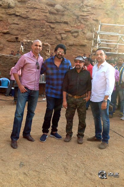 Prabhas-at-Baahubali-2-Last-Day-Shoot